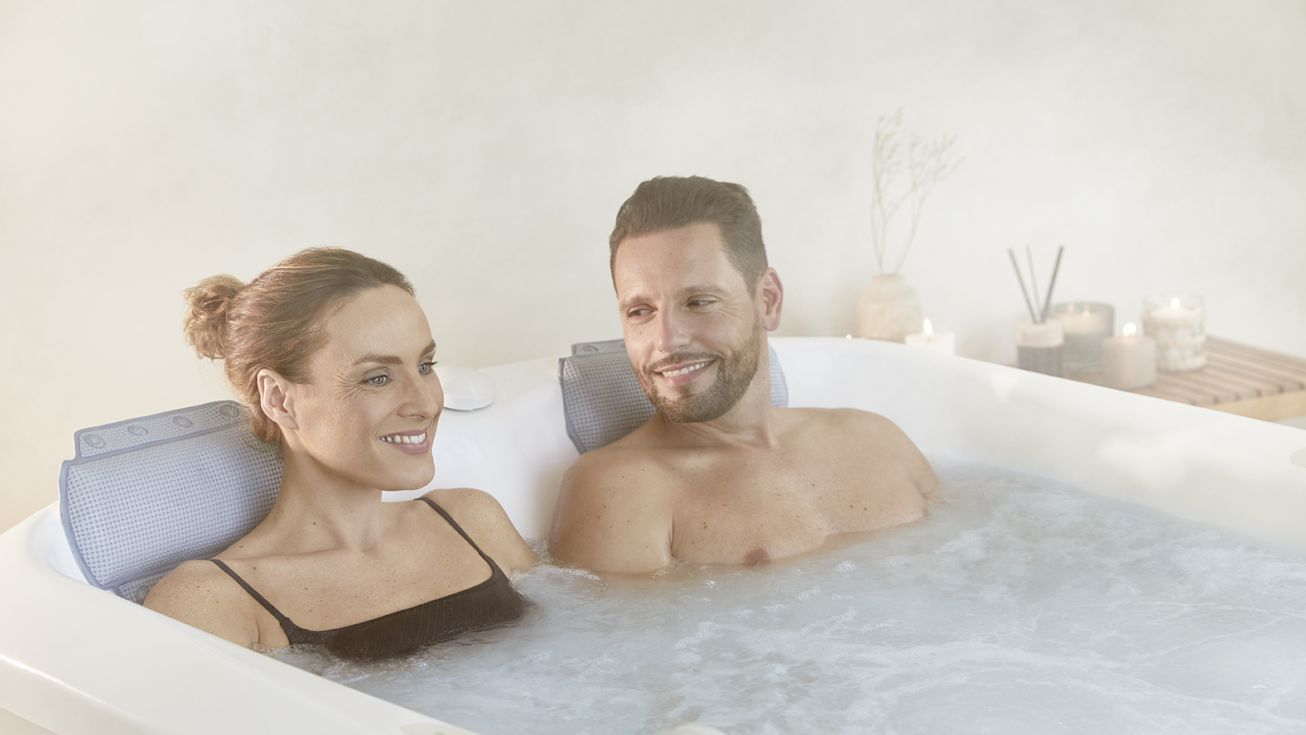 Couple bain hydromassant thalasso