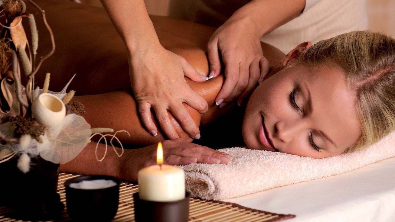Massage corps californien dans le cadre d'une cure thalasso