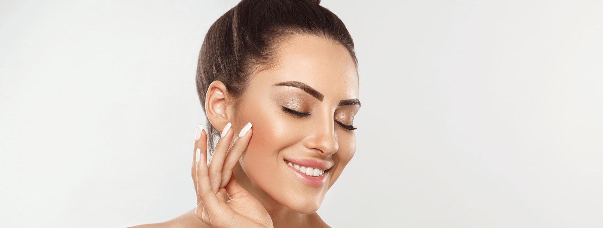 femme après un peeling superficiel spécial pores dilatés