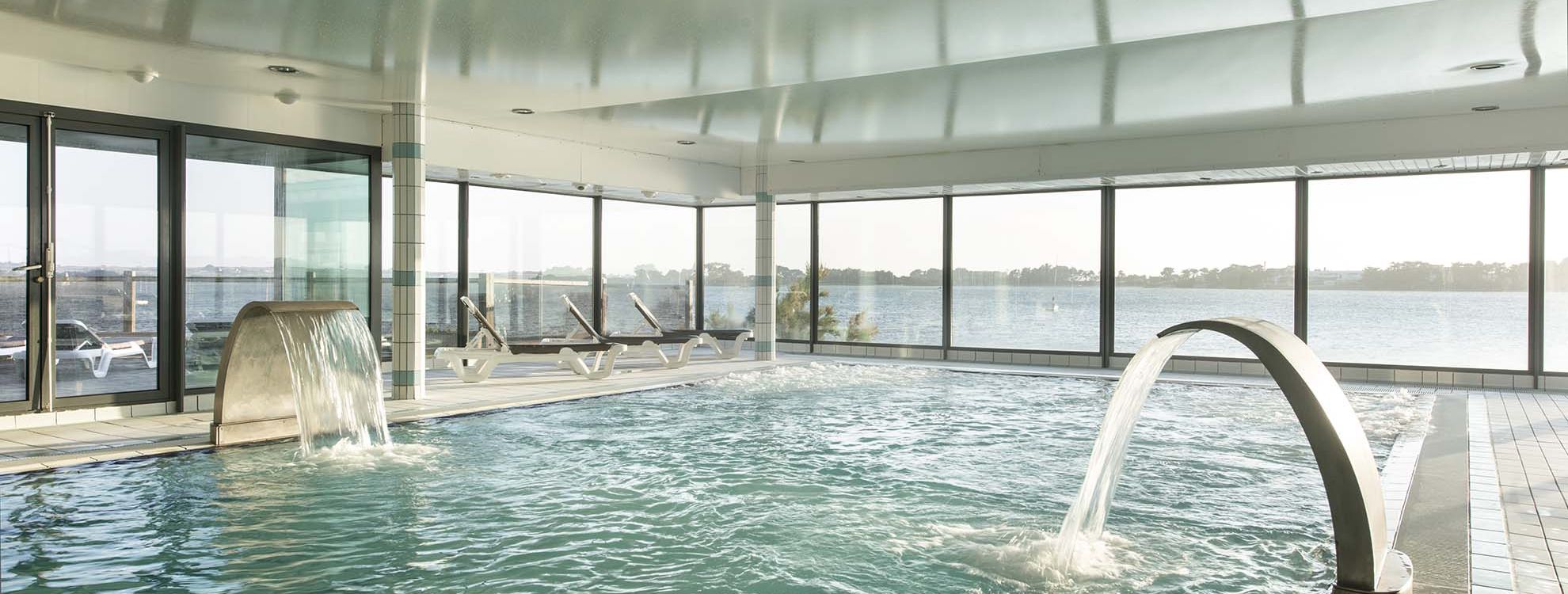 Piscine vue sur la mer à roscoff