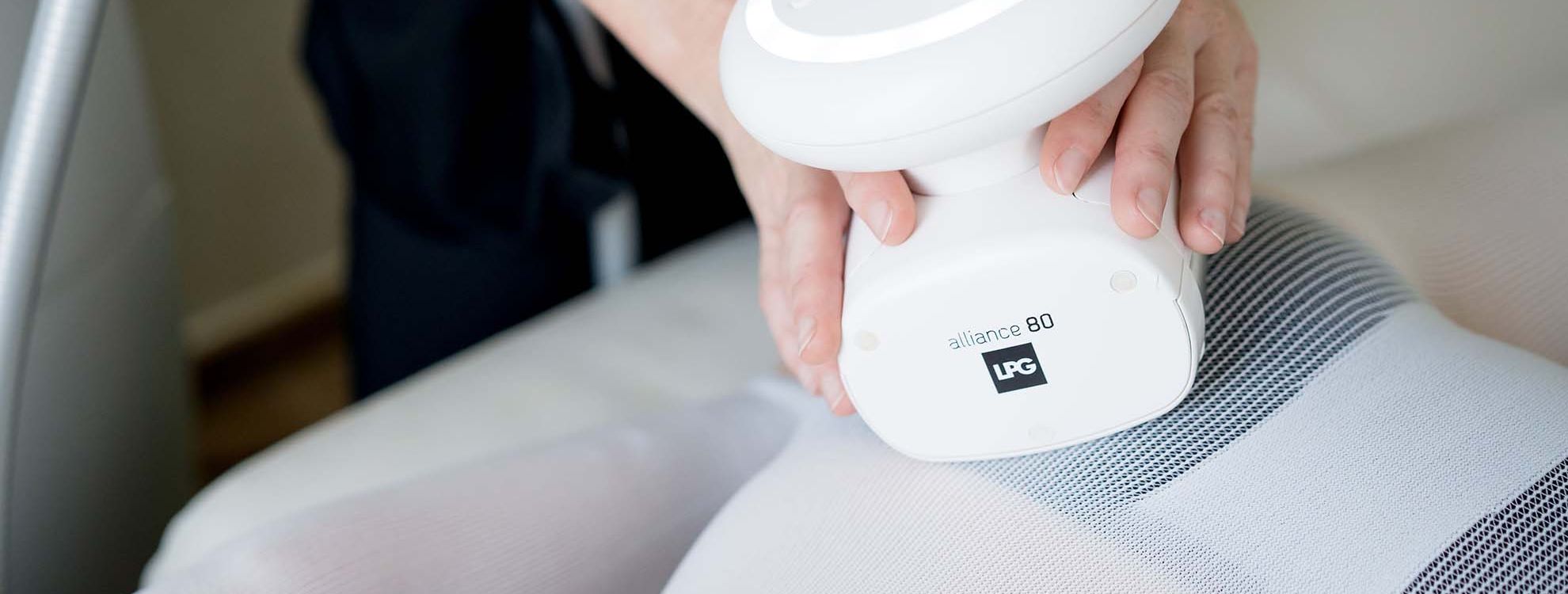 Soin d'endermopuncture derniere generation sur une femme