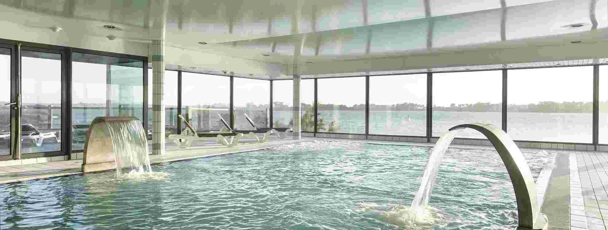 Piscine vue sur la mer à roscoff