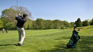 homme pendant le parcours Golf