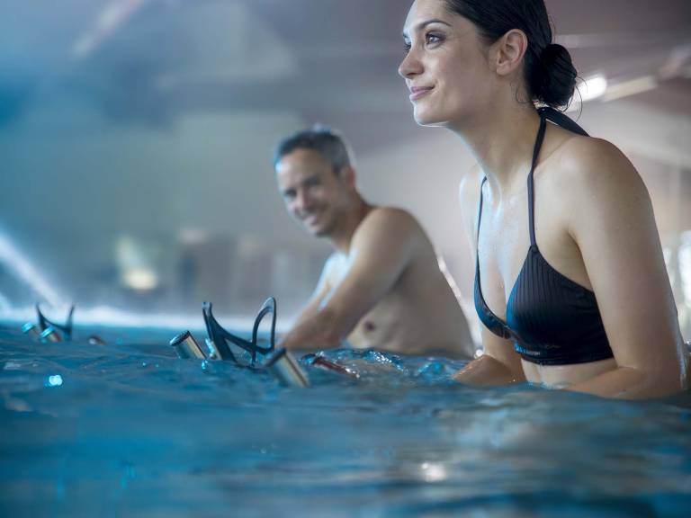 cours d'aquabike dans un centre thalasso