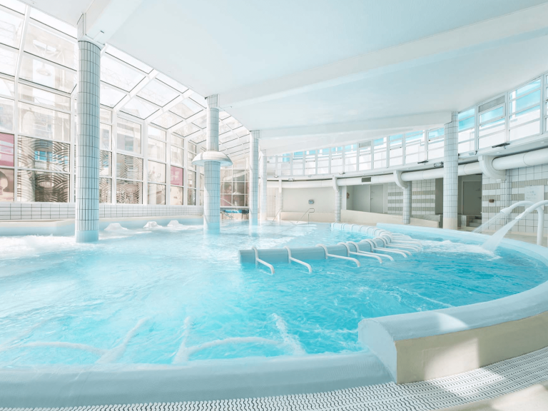 Piscine eau de mer thalasso