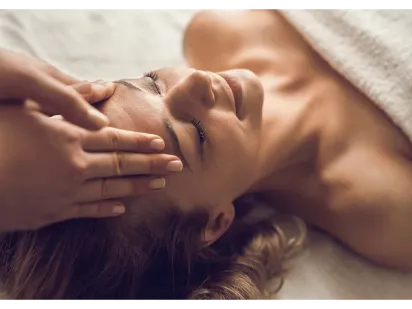 Image Soin à la carte Massage shiatsu visage et crâne aux fleurs de Bach sérénité (crème Rescue®)