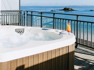 Suite exception hotel valdys la baie 4 étoiles jacuzzi privatif